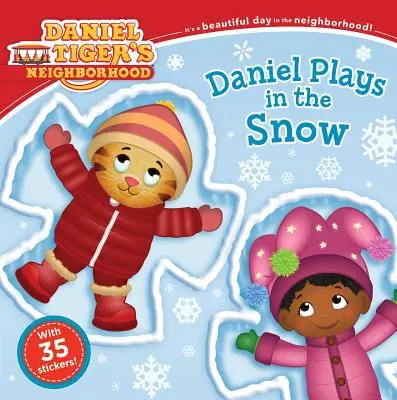 Daniel se joacă în zăpadă - Daniel Plays in the Snow