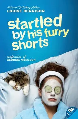 Speriată de pantalonii săi scurți și blănoși - Startled by His Furry Shorts