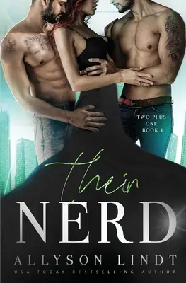 Tocilarul lor: Un MMF Mnage Romance - Their Nerd: An MMF Mnage Romance