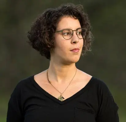 O chestiune de gust: Argumentul semi-reticent al unui adept al pieței fermierilor pentru invitarea inovației științifice la masa de prânz - A Matter of Taste: A Farmers' Market Devotee's Semi-Reluctant Argument for Inviting Scientific Innovation to the Dinner Table