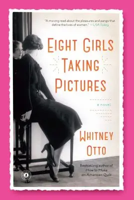 Opt fete care fac fotografii - Eight Girls Taking Pictures