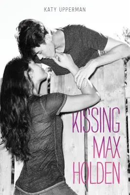 Sărutându-l pe Max Holden - Kissing Max Holden
