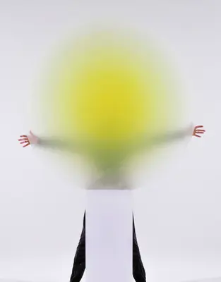 Helen Pashgian: Sfere și lentile - Helen Pashgian: Spheres & Lenses