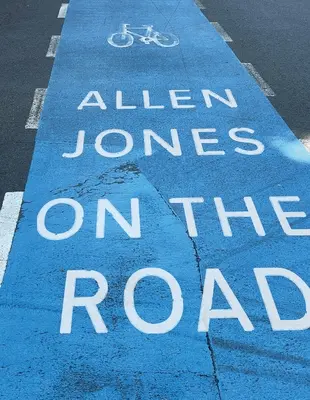 Pe șosea: Marcaje de parcare: O carte de artist de Allen Jones - On the Road: Parking Markings: An Artist's Book by Allen Jones