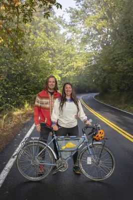 Joy Ride: O odisee pe bicicletă din Alaska până în Argentina - Joy Ride: A Bike Odyssey from Alaska to Argentina