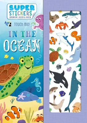 In the Ocean: Abțibild reutilizabil și carte de activități - In the Ocean: Reusable Sticker & Activity Book