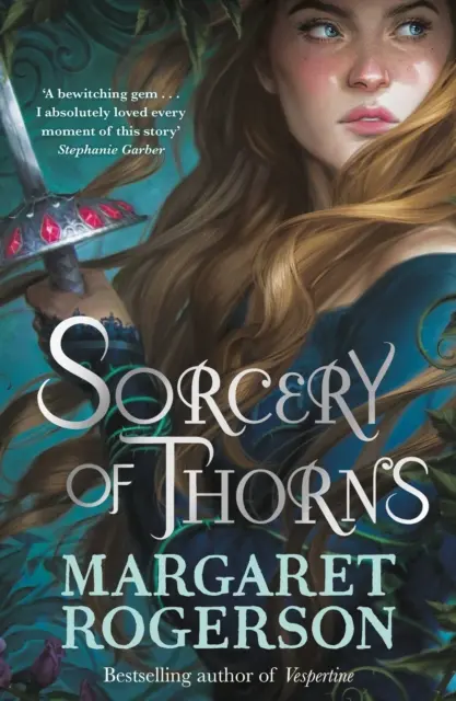 Sorcery of Thorns - Fantezie cutremurătoare de la autoarea bestsellerului New York Times An Enchantment of Ravens - Sorcery of Thorns - Heart-racing fantasy from the New York Times bestselling author of An Enchantment of Ravens