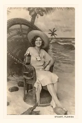 Vintage Journal Femeie pozând în Stuart, Florida - Vintage Journal Woman Posing in Stuart, Florida